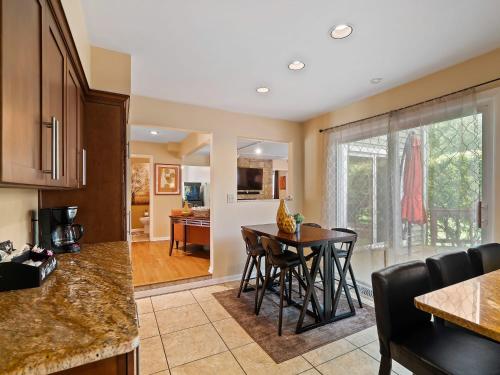 Spacious Pepper Pike Home - Near CLE Clinc & CWRU in Beachwood (OH)