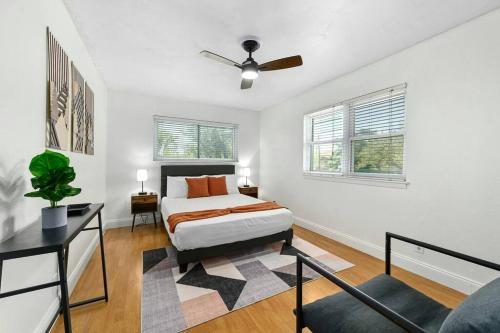Luxury 5BD 5min DownTown Airport and Firepit BBQ in Austin, USA