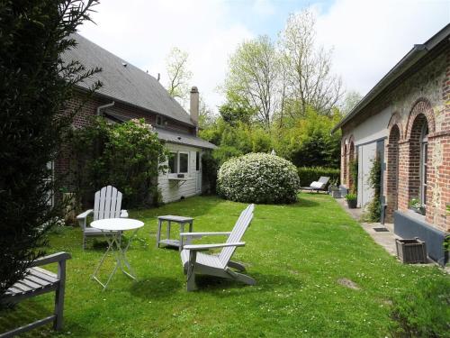 Dārzs, Holiday Home near Alabaster Coast Beaches in Contremoulins