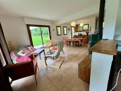 Spacieuse maison 8 personnes, 4 chambres, vue montagnes in Correncon-En-Vercors