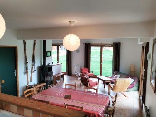 Spacieuse maison 8 personnes, 4 chambres, vue montagnes in Correncon-En-Vercors