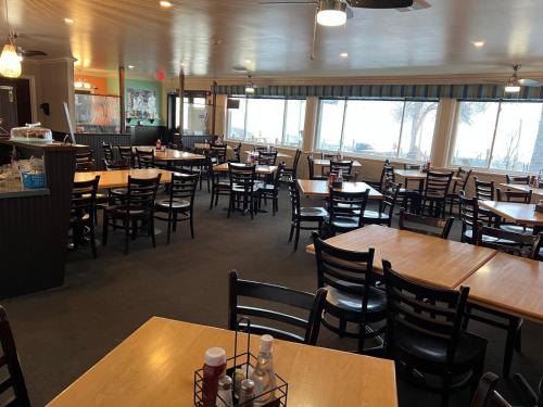 Étterem, The Ash Grove Inn in Barrys Bay (ON)