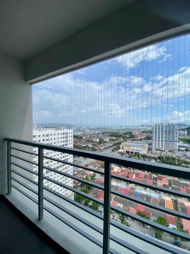 View, Spacious HOUSE 4R 8pax WiFi-S Pic-Airport in Bayan Baru
