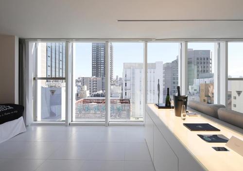 Deluxe Twin Room - High Floor image 10