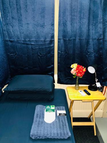 Budget Room Minutes From Downtown in Egyéb