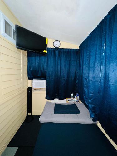 Budget Room Minutes From Downtown in Hartford, USA