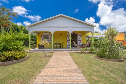 Exterior view, Villa Pomme Cannelle in Berard