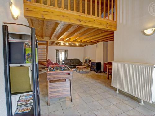 Gite de charme pour 11 pers. avec animaux admis et poele a bois, Livradois-Forez - FR-1-496-148 in Charbonnieres-les-Bains
