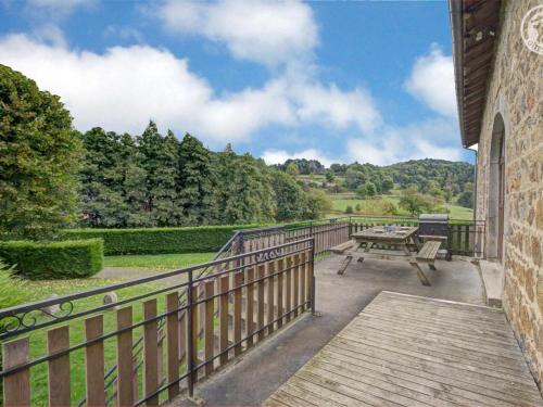 Gite de charme pour 11 pers. avec animaux admis et poele a bois, Livradois-Forez - FR-1-496-148 in Charbonnieres-les-Bains