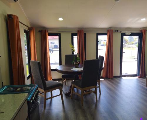 Apartment image 8