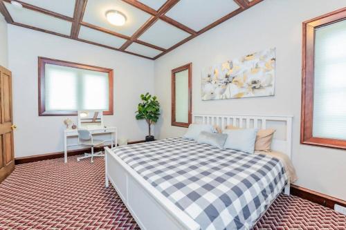 Castle Estate in SW Portland minutes from Downtown