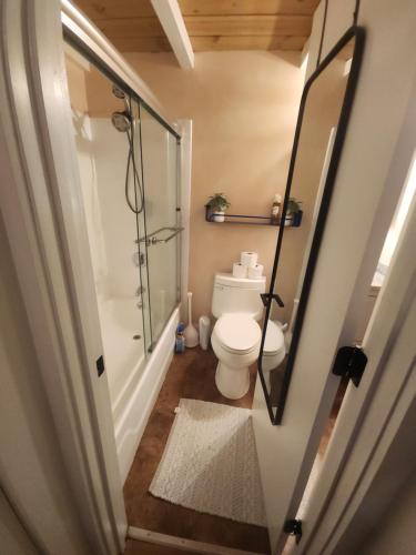 Cozy and Tranquil 1-bedroom condo with WiFi, AC in Historic Salem in Salem, USA