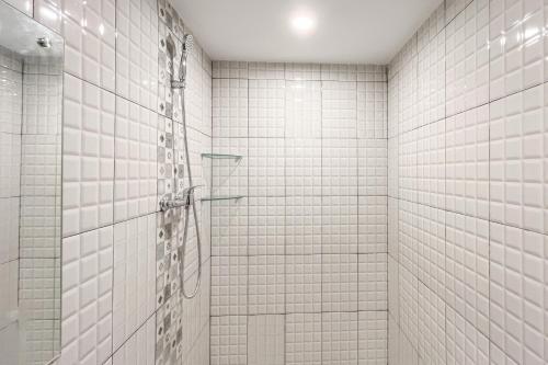 Studio Apartment image 2