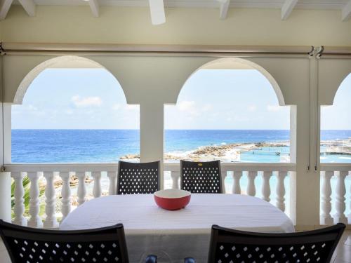 Gorgeous Apartment in Willemstad with Pool
