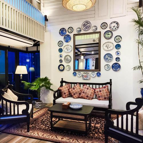 Siraburi boutique pool villa at Center of old town