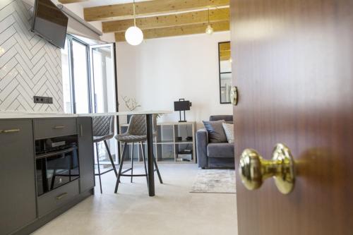 Cisneros by United Renters 5