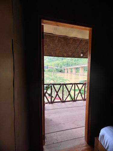 Yensabai Bungalow River view in Nong Khiaw