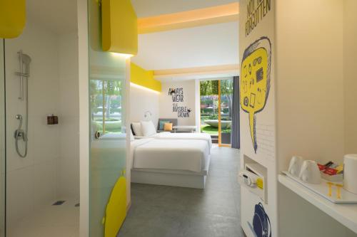 YELLO Room Garden Access image 3