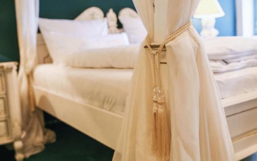 Backstage Hotel - image 6