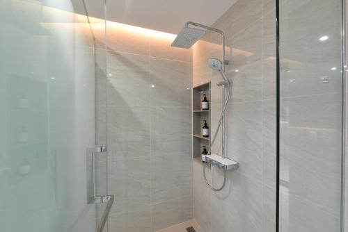 Executive Suite image 6