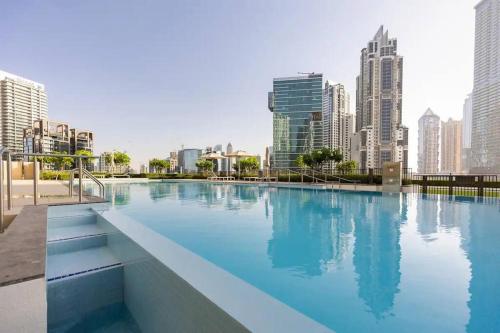 2BR-Downtown Apartment- 10 Min Walk to Dubai Mall, Dubai (photo 3)
