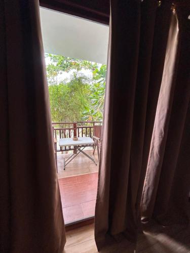 バルコニー/テラス, Puyo Suites Homestay in シアルガオ島