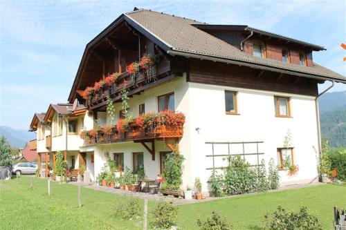  Lovely Apartment in Tr polach with Sauna in Tröpolach