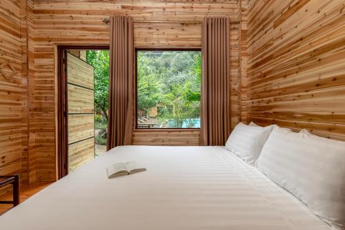 Tam Coc Rocky Bungalow Room Type - Deluxe Double Room