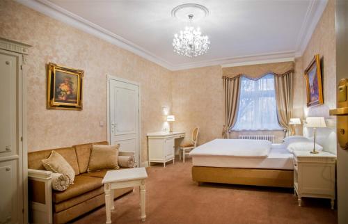 Deluxe Double or Twin Room With Extra Bed