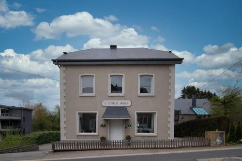 Elegant Waimes Mansion Stay - Location saisonnière - Waimes