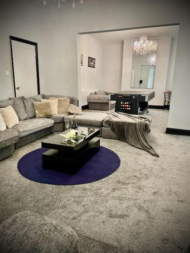 Haven Hideout 4 Bed With Sauna, Cinema & Gym gîte à louer Royton