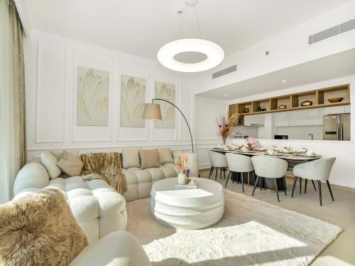 Skyline Serenity Holiday Home I Chic 4 Bedroom Apartment I Burj Khalifa & Fountain Views I Direct Access to Dubai Mall I Free Gym Pool Parking and Wi-Fi - image 9