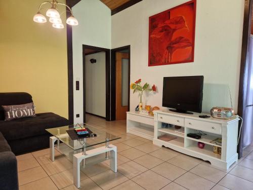 Single storey detached bungalow in a wooded area - image 3