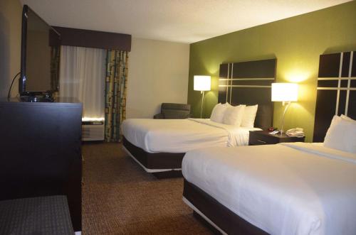 Comfort Inn & Suites Maumee - Toledo I80-90 in Maumee, USA