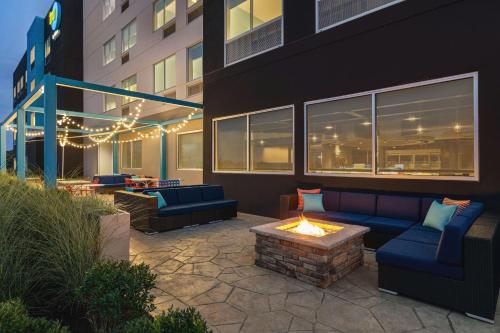 Tru by Hilton Martinsburg - image 5