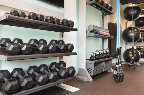 Tru by Hilton Martinsburg - image 10