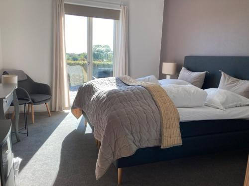 1 queen bed