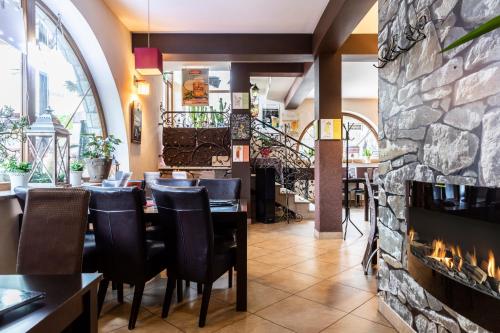 ผับ/เลาจน์, Brzoza w centrum Zakopanego in กาเมียนเนียซ