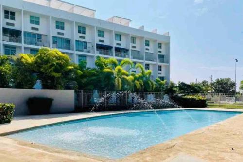 Spacious and comfortable 3 minutes from combate beach swimming pool and recreational areas - image 13