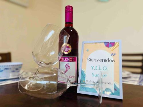 Near combate Beach, el Poblado boquerón and restaurants