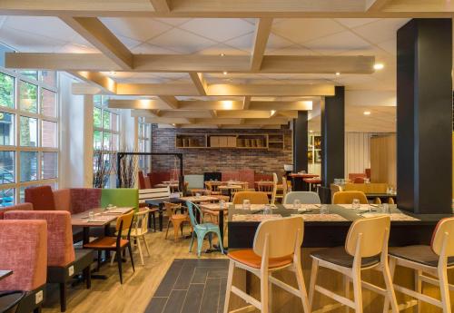 ห้องอาหาร, B&B HOTEL Lille Roubaix Centre Grand-Place in รูเบ