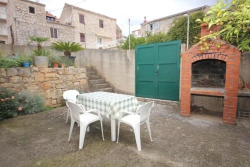 Apartments Tenara - close to sea - image 14