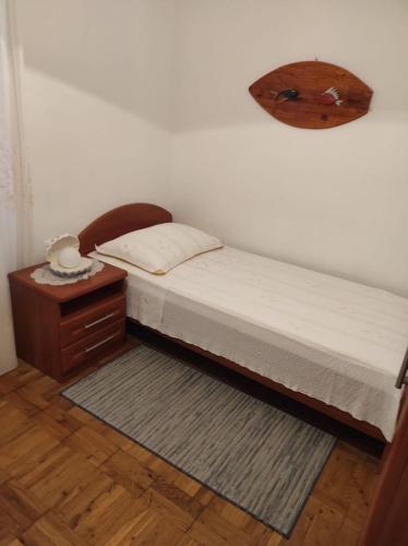 Apartments Tenara - close to sea - image 11
