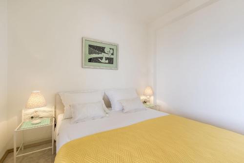 Apartments Matea - 20m from sea - image 24
