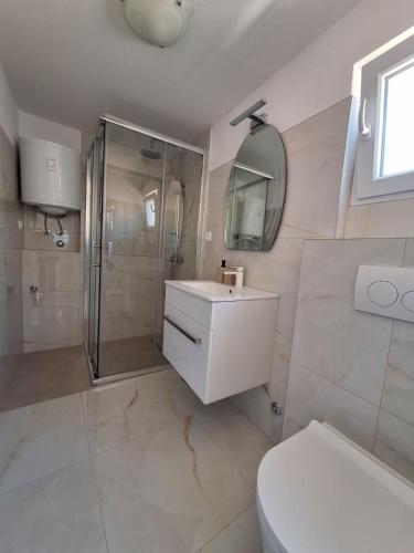 Apartment Graci - 20 m from beach - image 6