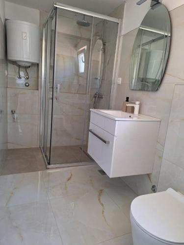 Apartment Graci - 20 m from beach - image 2