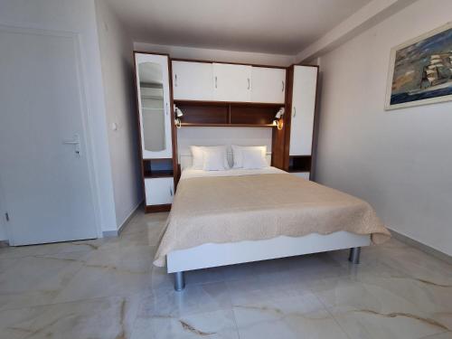 Apartment Graci - 20 m from beach - image 10