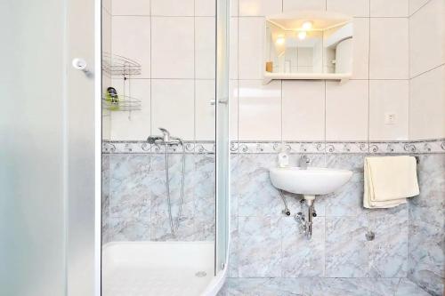 One-Bedroom apartment Standard image 10