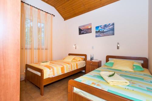 Apartment Mirja - sea view - image 9