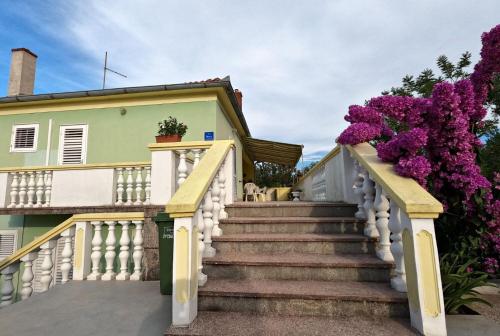 Apartment Mili - 50m from beach - image 3